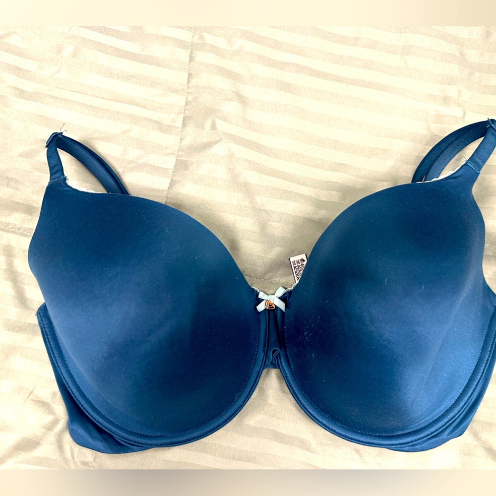 Victoria Secret line perfect coverage bra 36DDD